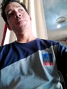 Snapshot of Gabriel_leon33 chatting on May 2026 07:21:01 PM Gabriel leon33 online show from May 2026 07:21:01 PM
