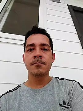 Snapshot of Gabriel_leon33 chatting on June 2026 06:20:01 PM Gabriel leon33 online show from June 2026 06:20:01 PM