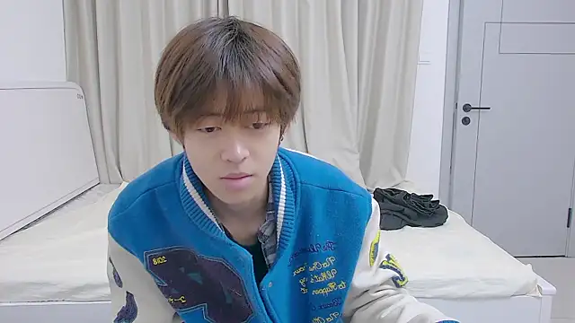 buding-001 online show from April 2026 04:43:01 AM