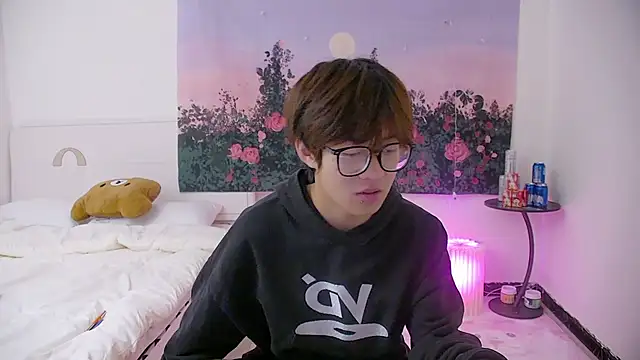 buding-001 online show from April 2026 10:38:02 AM