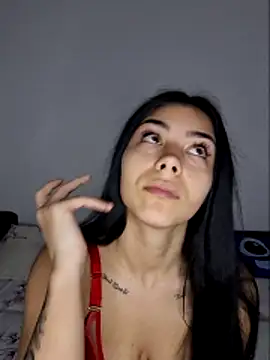 Crissdesire online show from April 2026 11:19:01 AM