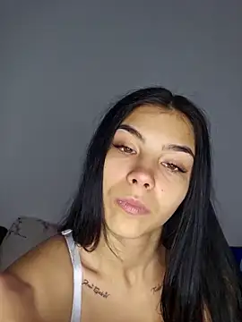 Crissdesire online show from April 2026 01:49:01 PM