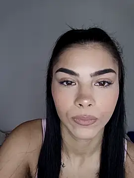 Crissdesire online show from April 2026 01:45:02 PM