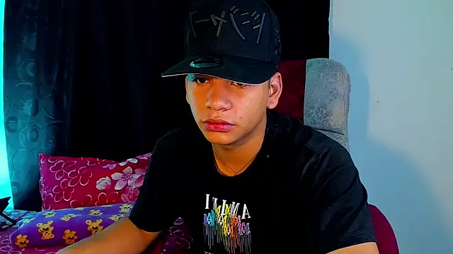 Aless bigg online show from April 2026 08:42:01 AM