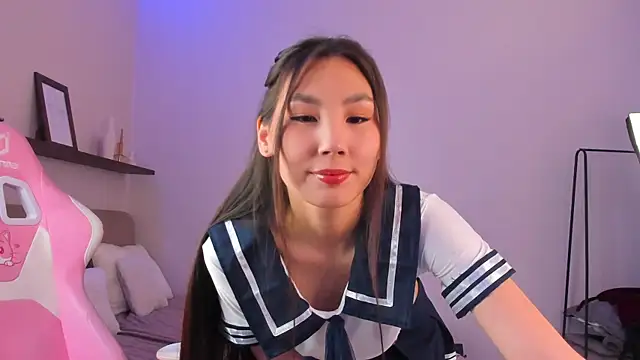LexieLee online show from May 2026 10:00:01 AM