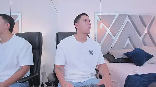 Chriss Diamond online show from April 2026 08:09:02 PM