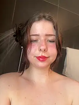 leiawifey online show from April 2026 02:39:02 PM