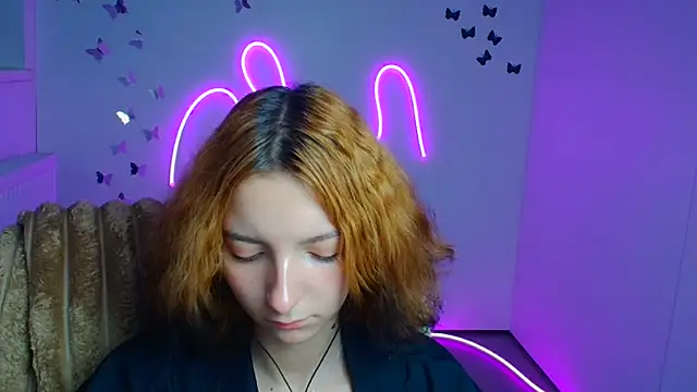 Snapshot of Butterfly_Milly chatting on June 2026 11:32:02 AM Butterfly Milly online show from June 2026 11:32:02 AM