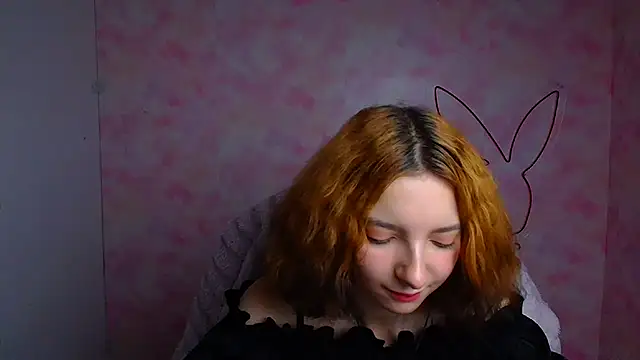 Snapshot of Butterfly_Milly chatting on June 2026 05:52:02 AM Butterfly Milly online show from June 2026 05:52:02 AM
