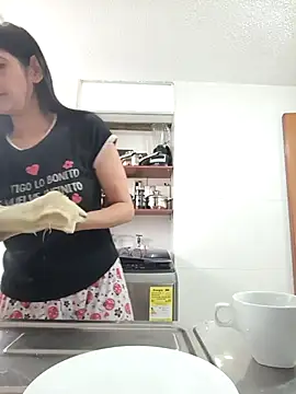 SamanthaRosse01  online show from April 2026 05:45:02 PM