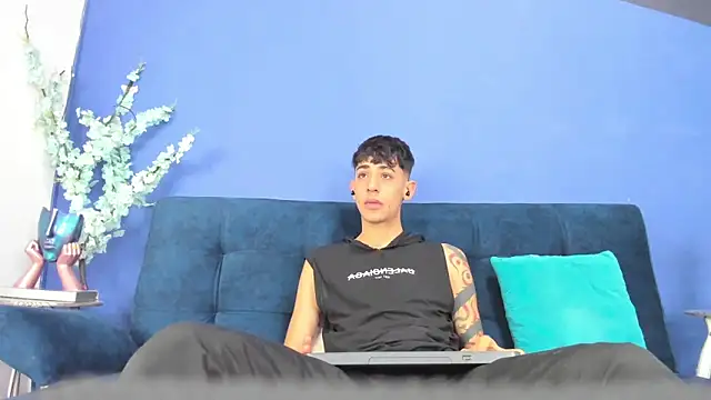 Martony Storm online show from April 2026 12:32:01 PM