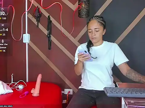 kloeMadels online show from April 2026 06:47:01 PM