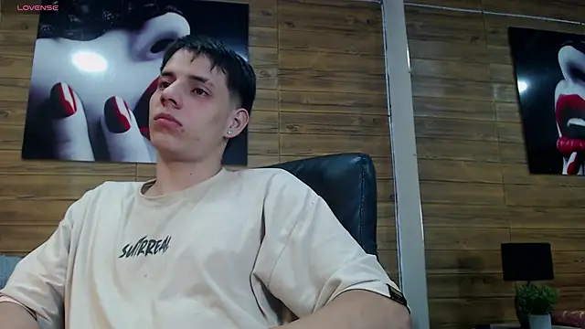 Snapshot of RoaSexi25 chatting on March 2026 03:01:02 AM RoaSexi25 online show from March 2026 03:01:02 AM