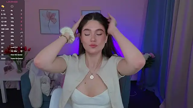 SunnyBloss online show from April 2026 08:06:02 PM