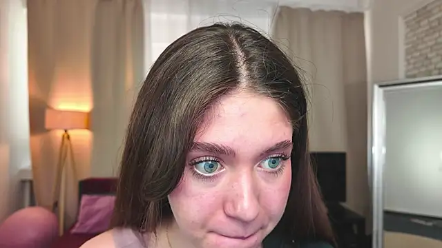 SunnyBloss online show from April 2026 01:22:02 PM