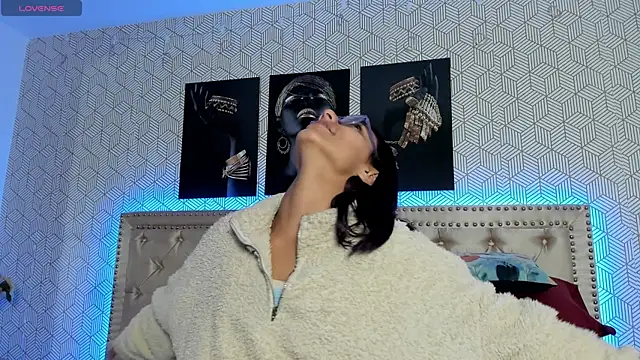 ValeAlvarez  online show from April 2026 09:04:01 PM