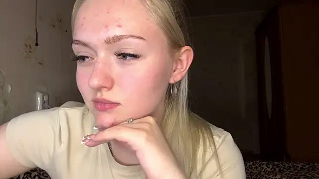 Sophia Blonde online show from April 2026 03:26:02 PM