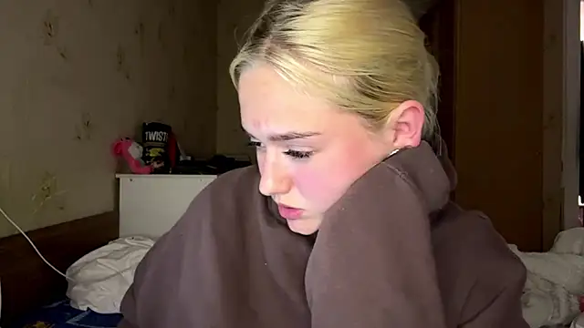 Sophia Blonde online show from June 2026 05:18:01 PM