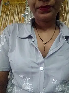 Snapshot of khushi_ji00 chatting on June 2026 10:28:01 AM khushi ji00 online show from June 2026 10:28:01 AM