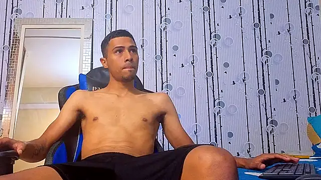 Charlies Fox online show from April 2026 07:11:02 PM