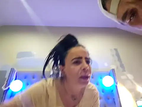 JuicyJulia08 online show from April 2026 07:34:01 AM