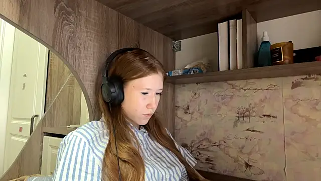 KiraNice1 online show from April 2026 10:30:01 AM