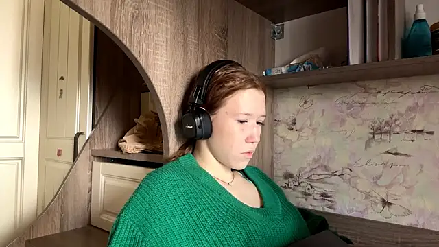 KiraNice1 online show from April 2026 07:24:01 AM