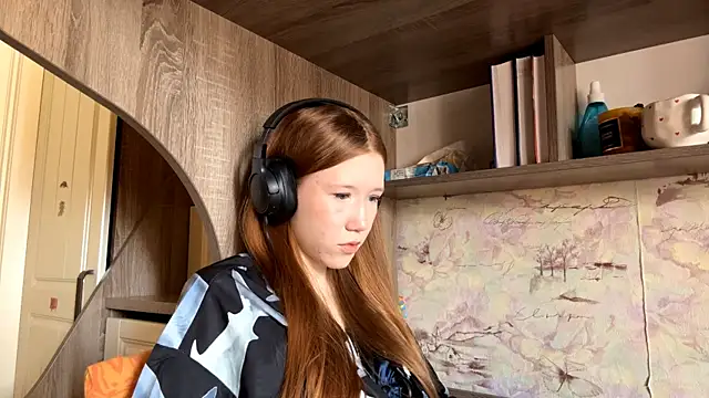 KiraNice1 online show from April 2026 05:14:01 AM