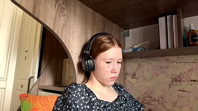 KiraNice1 online show from April 2026 08:13:01 AM