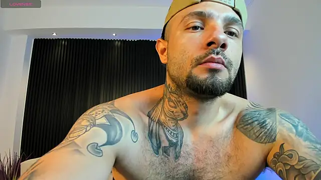 NICK OWEEN26 online show from April 2026 07:30:01 PM