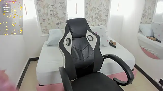 madison abril online show from April 2026 03:01:01 AM