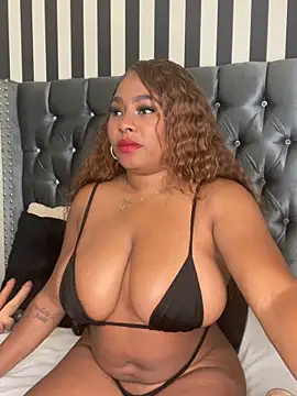 Marathompsonn online show from April 2026 04:21:01 PM