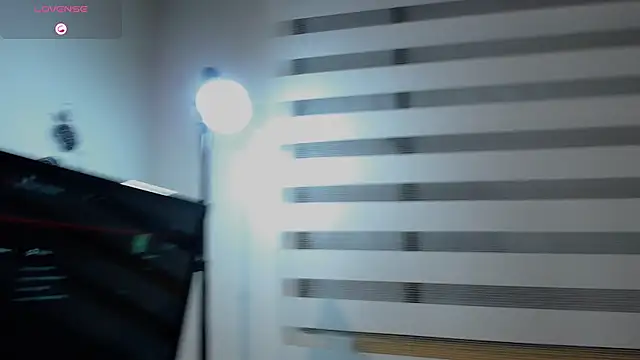 AmericaMillan ds online show from April 2026 01:02:01 PM