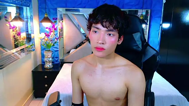 IsaacNovaa online show from March 2026 07:13:02 PM