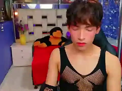 IsaacNovaa online show from April 2026 07:22:01 PM