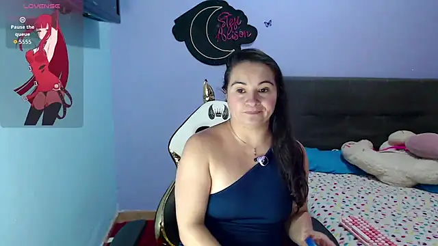 kyra sol online show from April 2026 01:50:01 AM