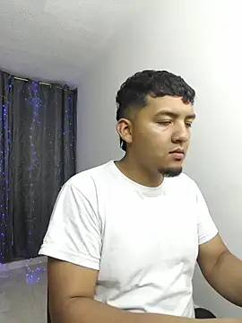 Snapshot of Itsdavidxxx chatting on May 2026 06:29:01 AM Itsdavidxxx online show from May 2026 06:29:01 AM