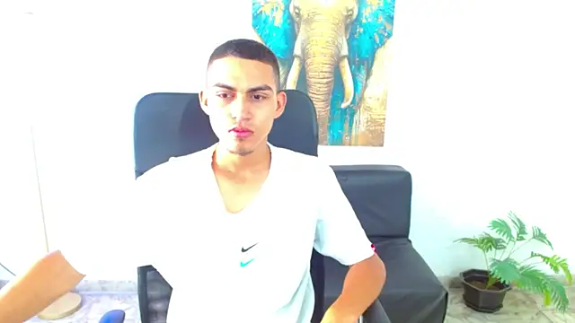 lucass 18 online show from April 2026 01:05:02 PM