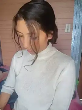 Snapshot of Gema-_3 chatting on May 2026 06:16:02 PM Gema- 3 online show from May 2026 06:16:02 PM