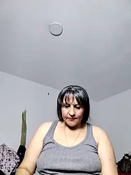 Merlyna Goldenss online show from April 2026 07:04:01 AM