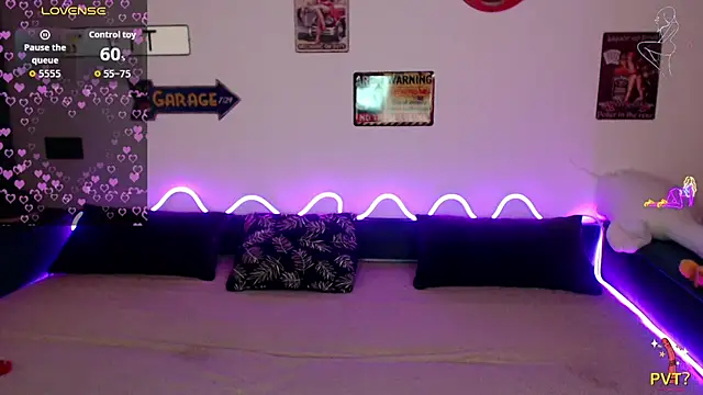 MoonlitSin22 online show from April 2026 06:24:02 PM