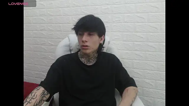 naty 18 online show from April 2026 06:00:02 AM