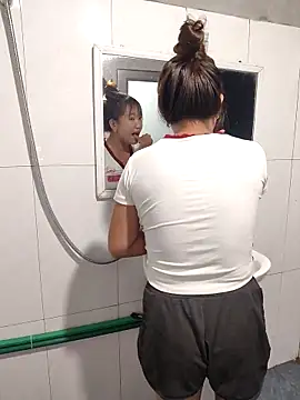 xinhxinh-cute online show from April 2026 02:23:01 PM