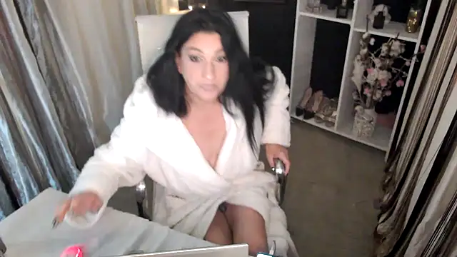 Snapshot of DreamLove2020 chatting on October 2025 08:09:01 PM DreamLove2020 online show from October 2025 08:09:01 PM