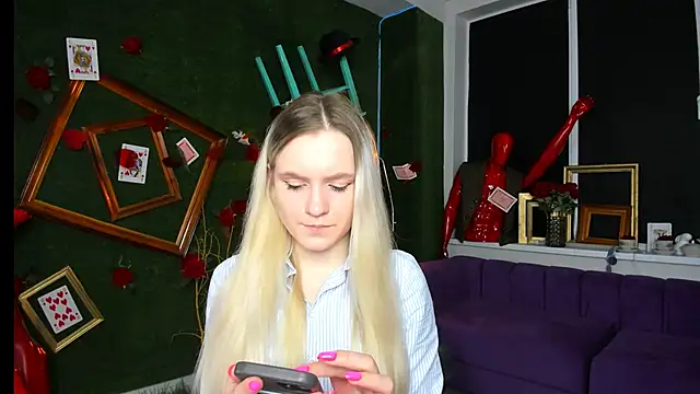 SherriButlers online show from April 2026 09:10:01 AM