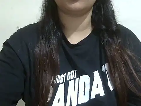 Snapshot of shivi_jaan chatting on June 2026 04:02:01 PM shivi jaan online show from June 2026 04:02:01 PM