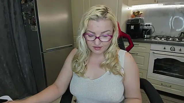 secr3tmistress online show from April 2026 05:17:01 PM