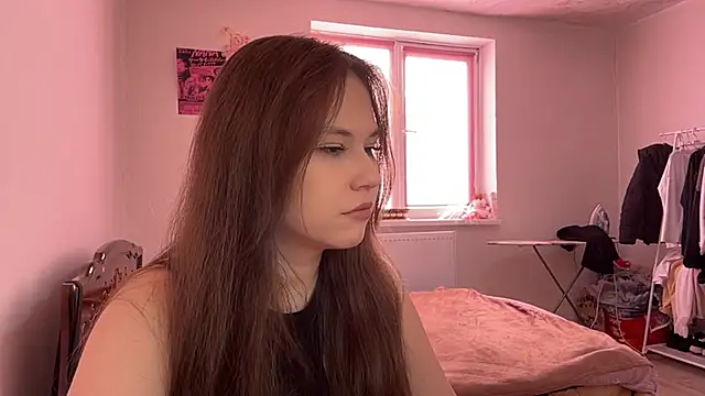 NyelleSpir online show from April 2026 01:30:01 PM