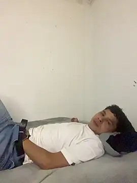 KingAdrian  online show from April 2026 05:12:02 AM