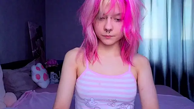 Snapshot of PerryKitty chatting on June 2026 03:35:01 PM PerryKitty online show from June 2026 03:35:01 PM